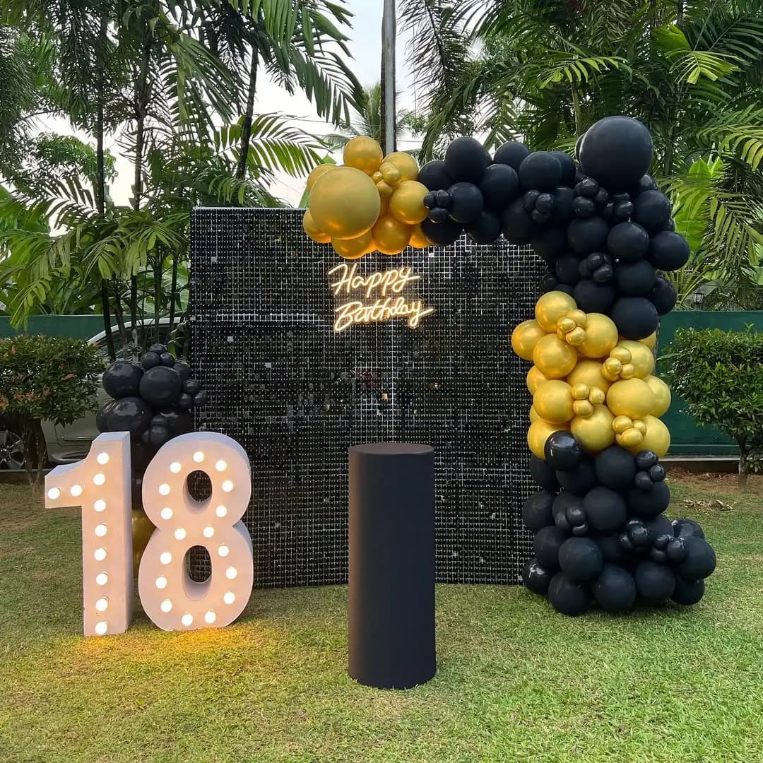 Outdoor Golden Glam Birthday