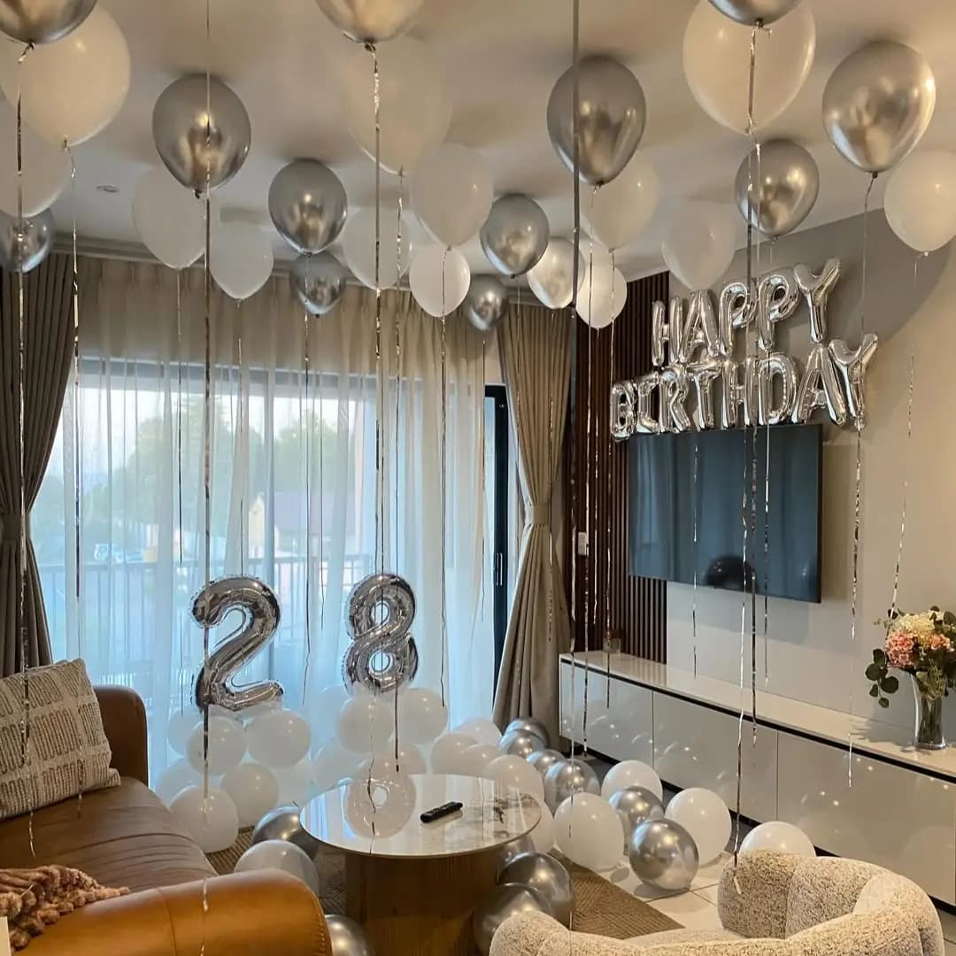 simple balloon decoration in dubai