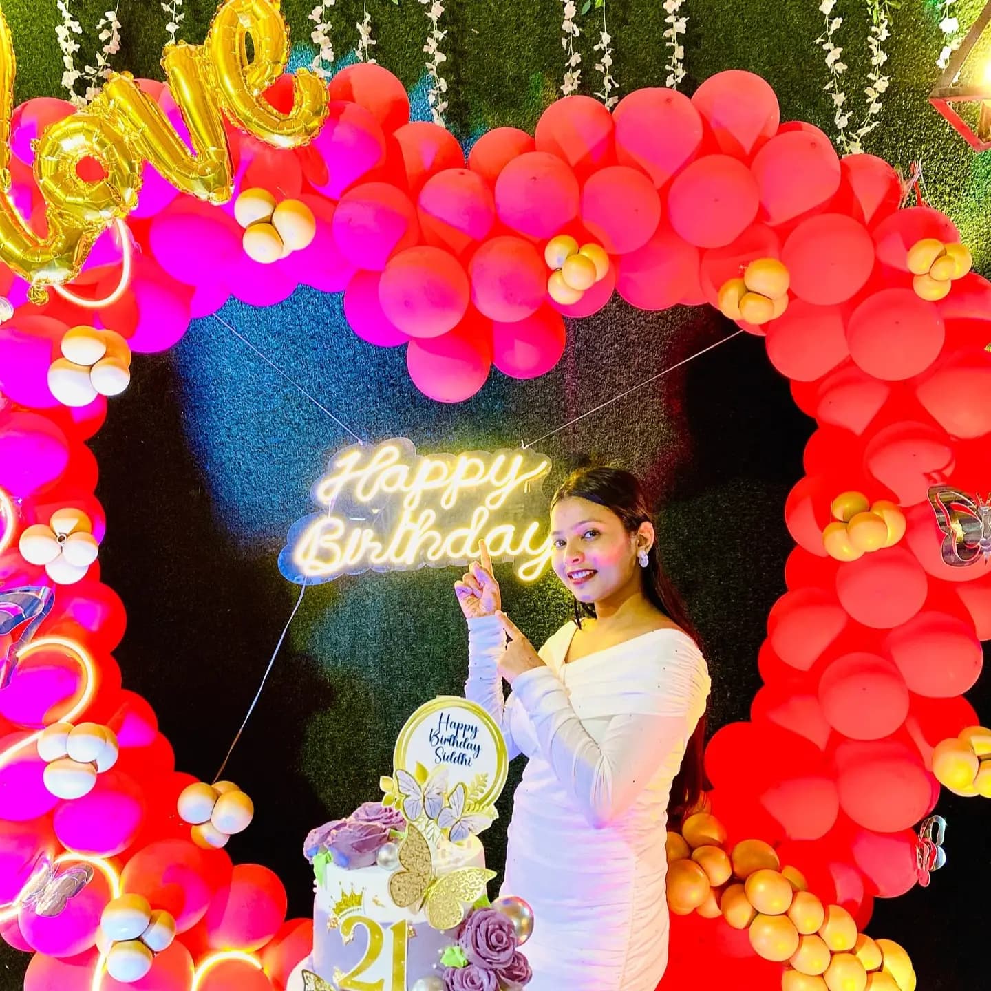 Outdoor Birthday Balloon Decor