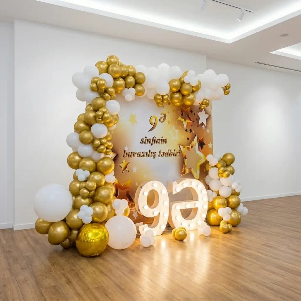 College Graduation Balloon Decoration
