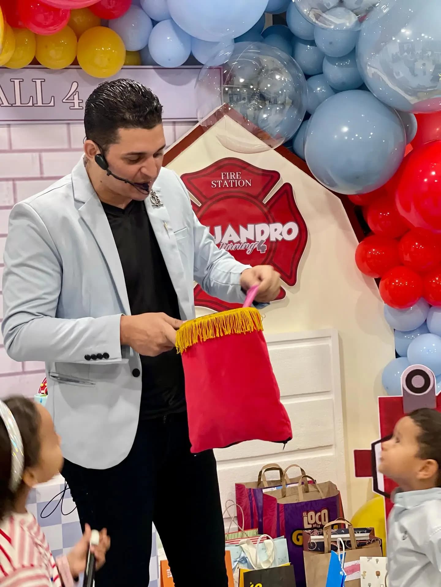 Magician performing at a kids birthday party in Dubai — photo 4