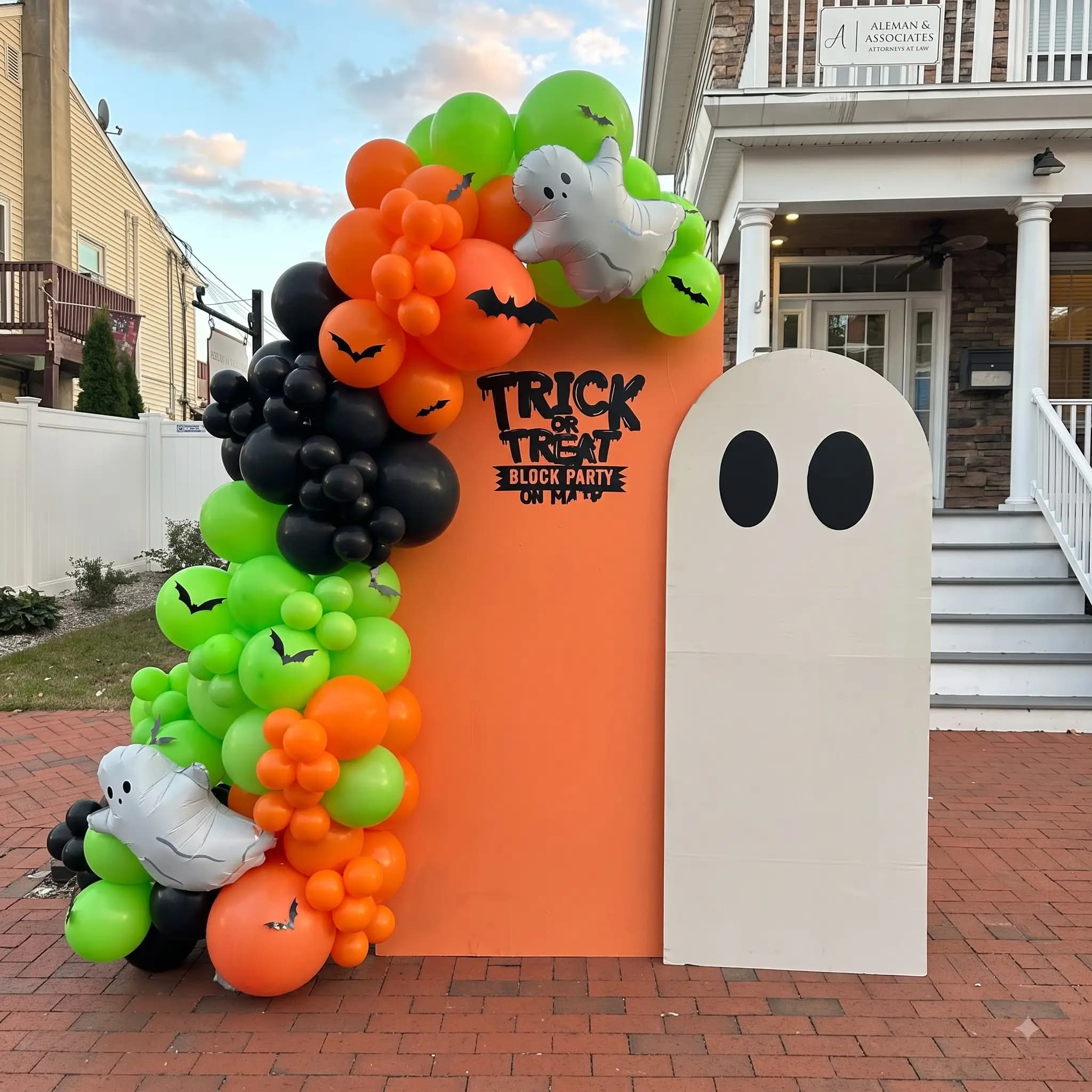 Remove the humans from the — Trick or Treat Balloon Backdrop Decoration